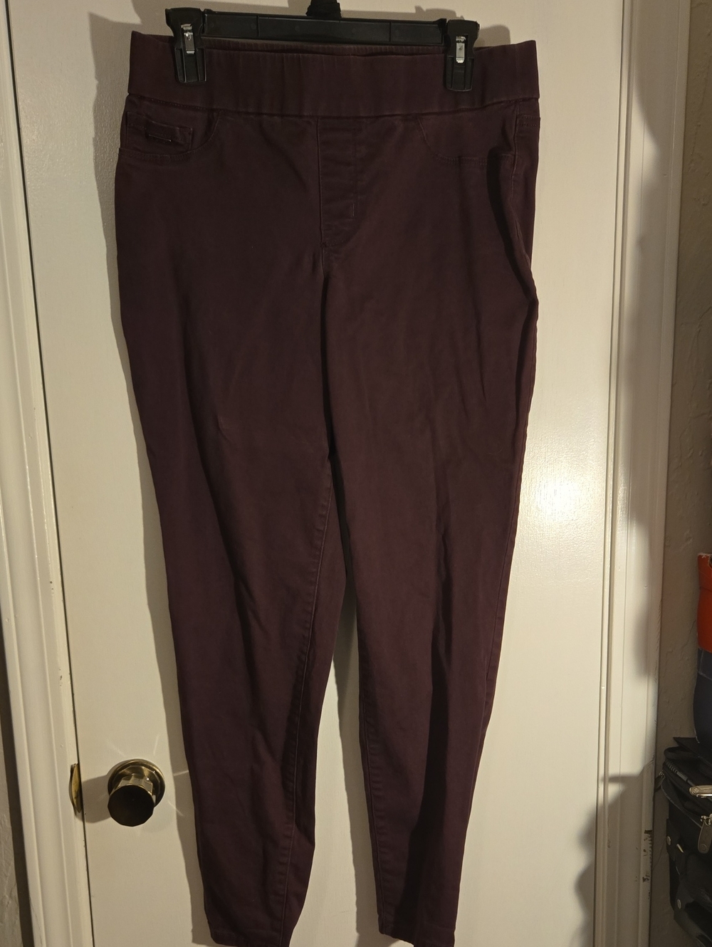 Nine West Heidi Pull-On Skinny Pants in Wine